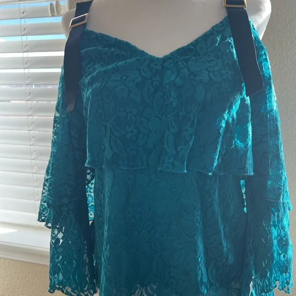 BeBe top - Picture 2 of 14